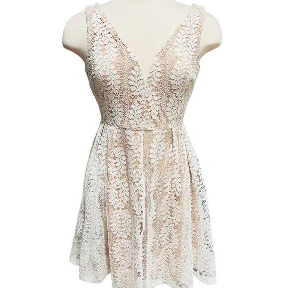 Lulus All of My Heart Lace Skater Short Mini Dress, Cream White Size Medium NWT - Picture 6 of 12